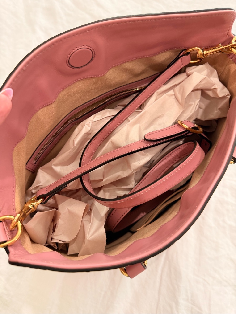 Gucci Rose Pink Embossed GG Leather Tote - Picture 4 of 12